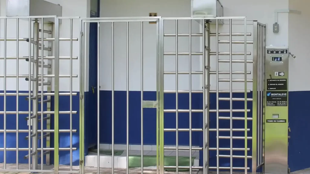 Torniquetes en baños